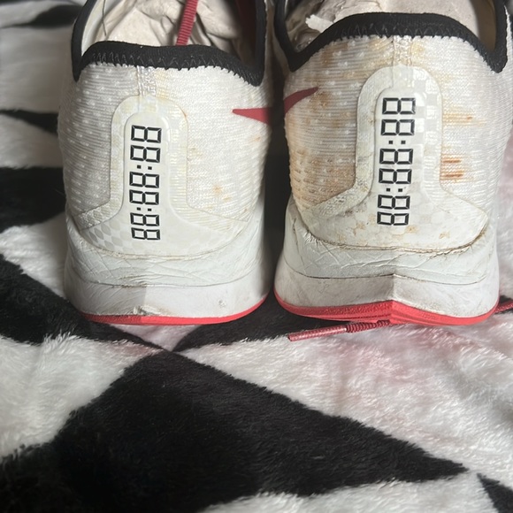 used mens Nike Zoom Fly Flyknit Men's Running in mens 12 have a SDSU tag - Picture 6 of 6